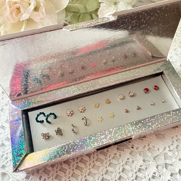 Avon Jewelry - Avon 10-Pair Stud Earring Gift Set Glitter Box Gold Silver Stars Hearts Ladybugs